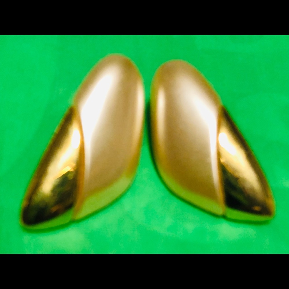 Used vintage earrings